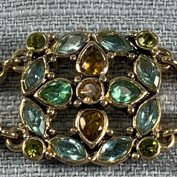 Monet bracelet gold tone, multi color faceted stones (1 missing) - Picture 14 of 15